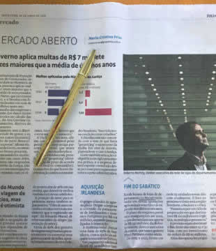 Le Biscuit na Folha de S. Paulo