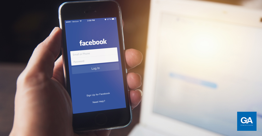 Valor de mercado do Facebook registra queda recorde