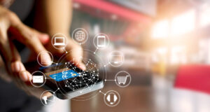 celular e ícones de internet - relacionamento com influenciadores